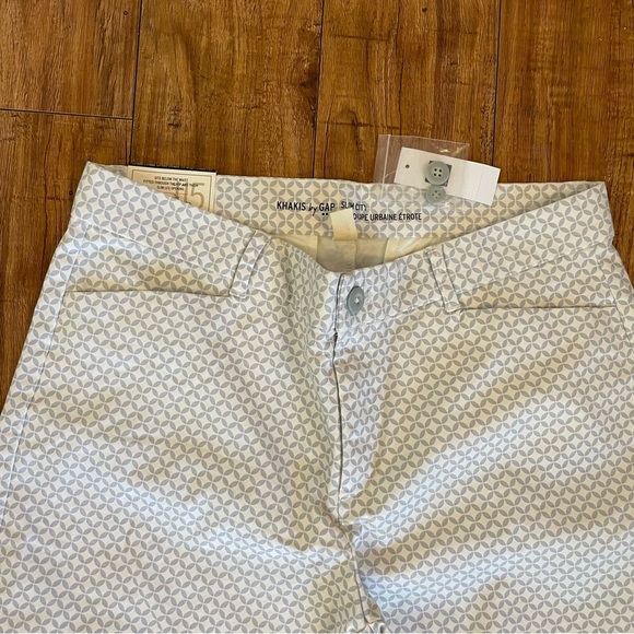 GAP Slim City Women’s Grey White Pattern Ankle‎ Khakis Size 10 Regular NWT - Picture 2 of 10
